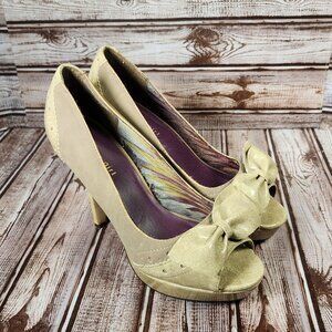 MADDEN GIRL Women's 9.5 Peep Toe Bow Pump Beige Tan Shoes Stiletto Heels